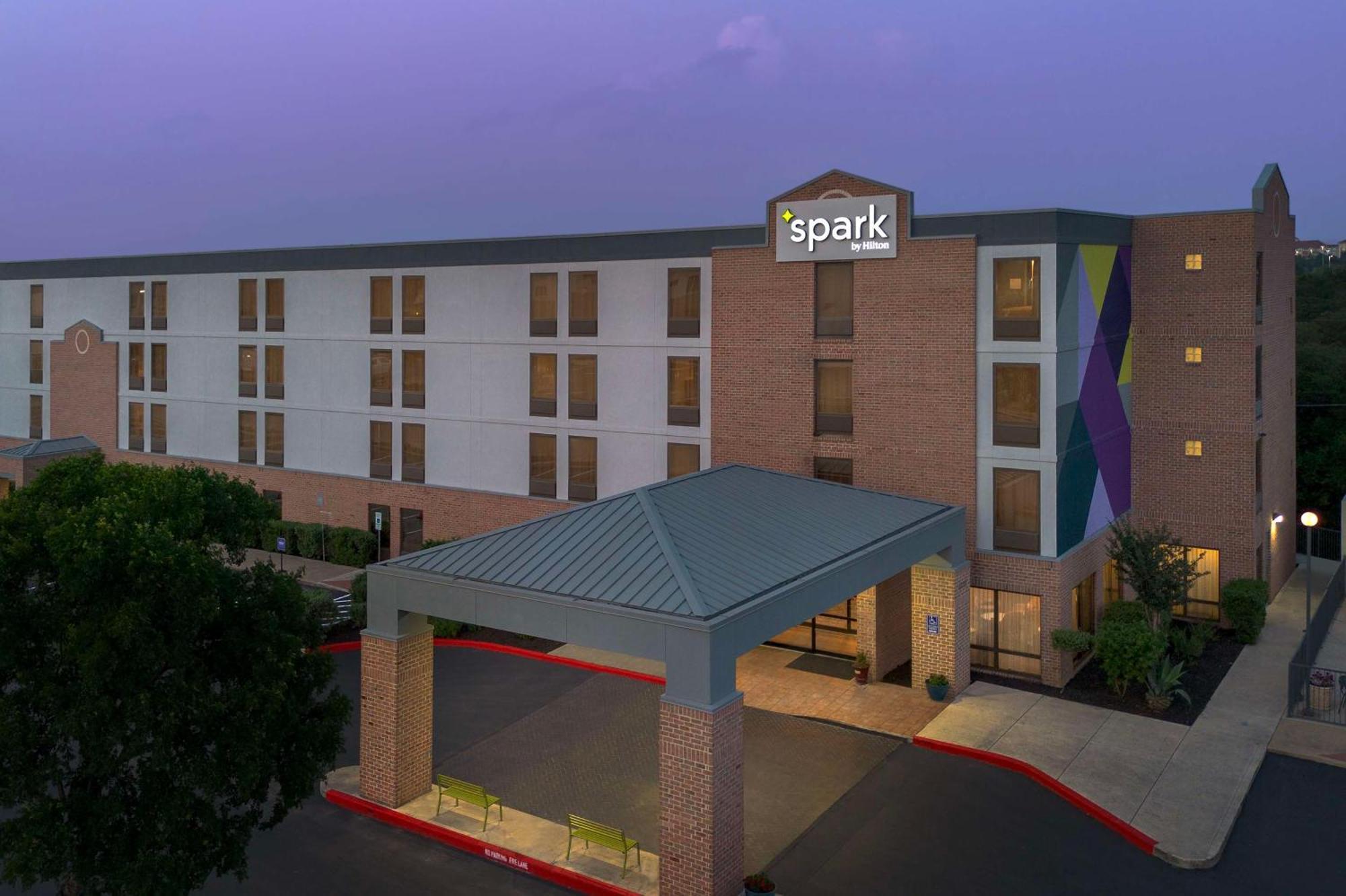 Spark By Hilton San Antonio Northwest Near Six Flags Hotel Exterior photo